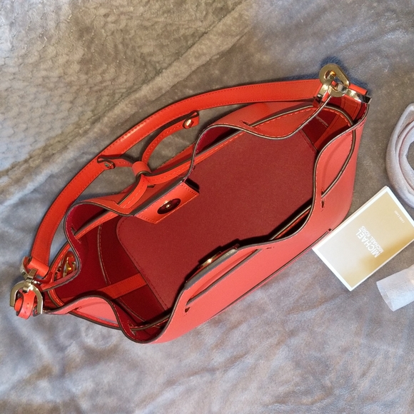 Michael Kors Eva Bucket Bag - Picture 9 of 12